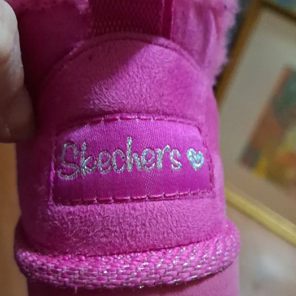 Skechers Kids Shoes in Vibrant Pink